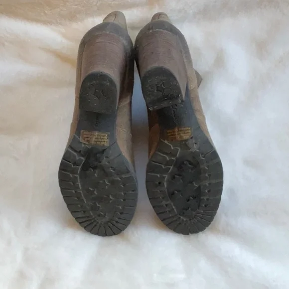 Clark’s boot 7.5 - Picture 5 of 7